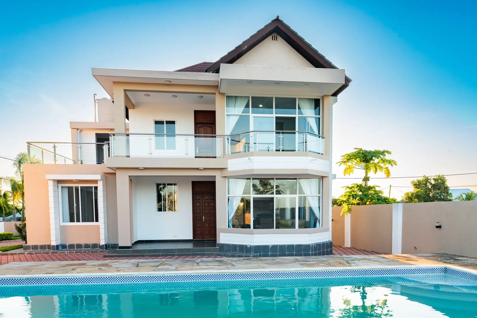 Villa II pool front view