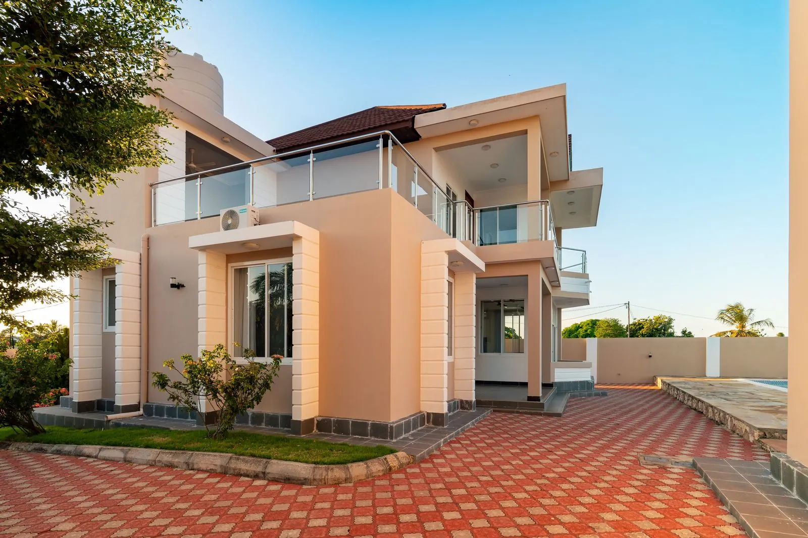 Villa side and garden